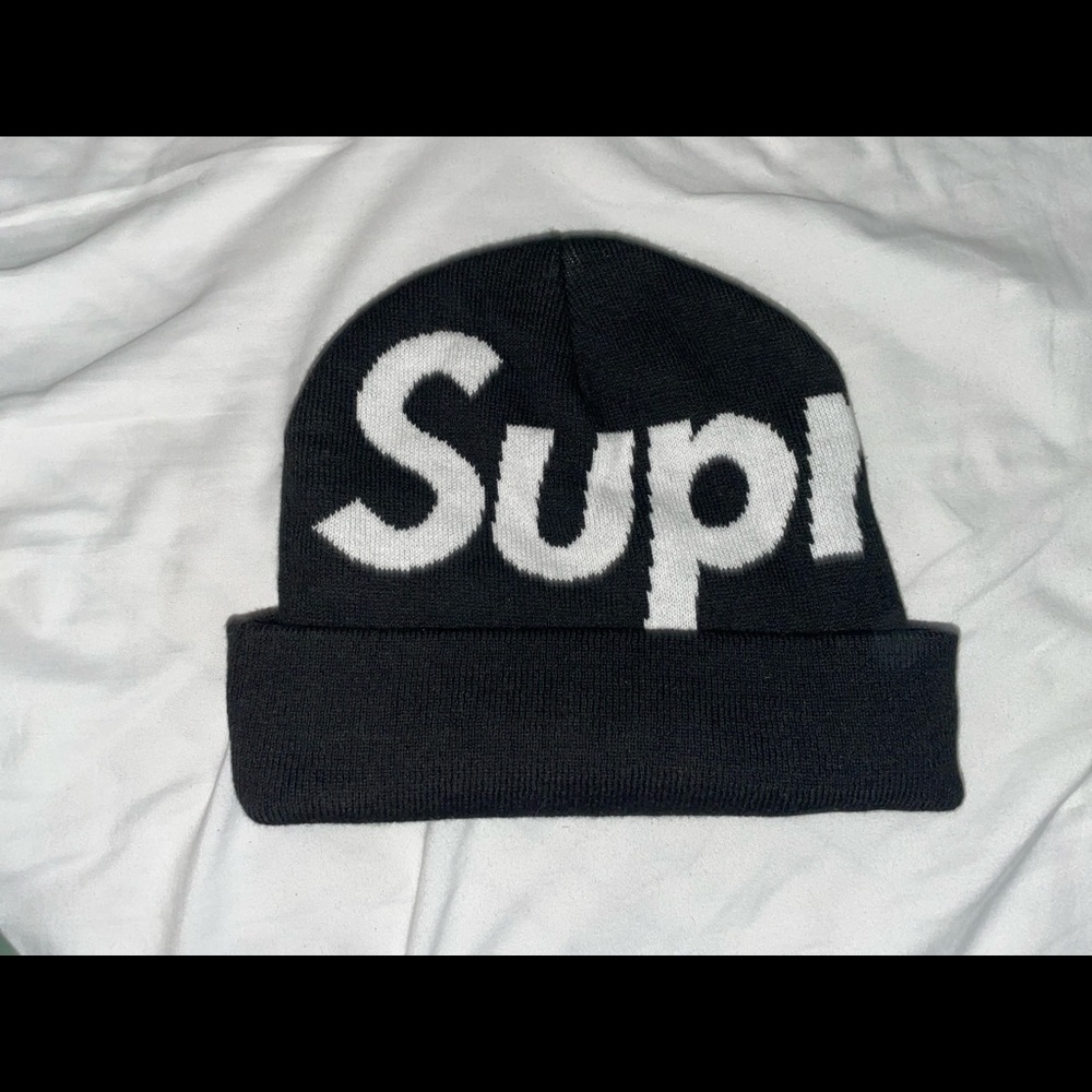 Supreme beanie. Brand new never worn